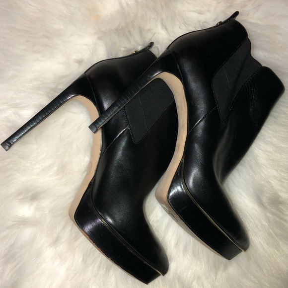 🔥 Micheal Kors Booties - Picture 5 of 6
